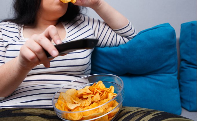 Obezita se neobjeví ze dne na den: vyhněte se 4 zvykům, které k ní vedou