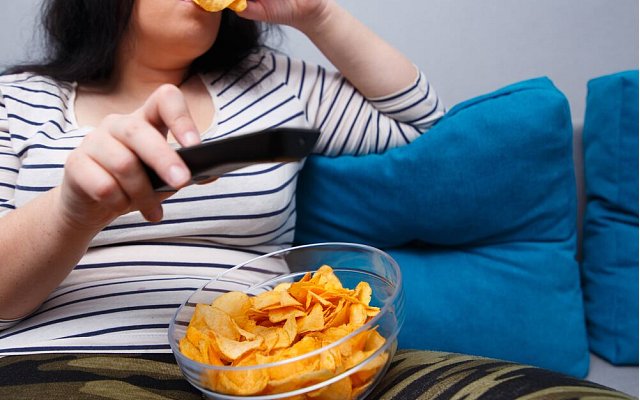 Obezita se neobjeví ze dne na den: vyhněte se 4 zvykům, které k ní vedou